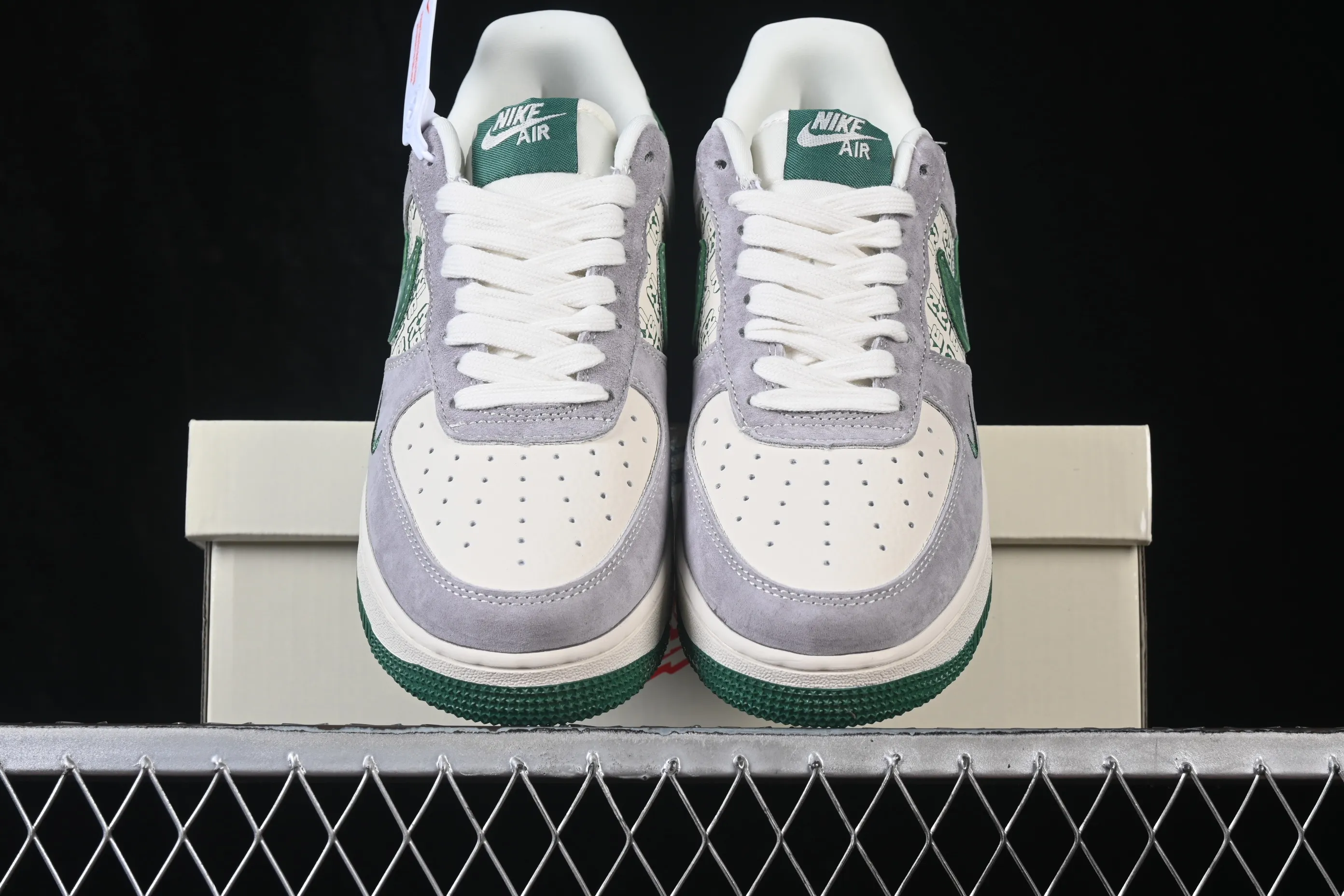 All categories Nk Air Force 1 Air Force series Nk Air Force 1 Low Air Force low-top Nike Air Force 1'07 Low gray and green full print Air Force 1 low-top casual sneakers DW8806-002